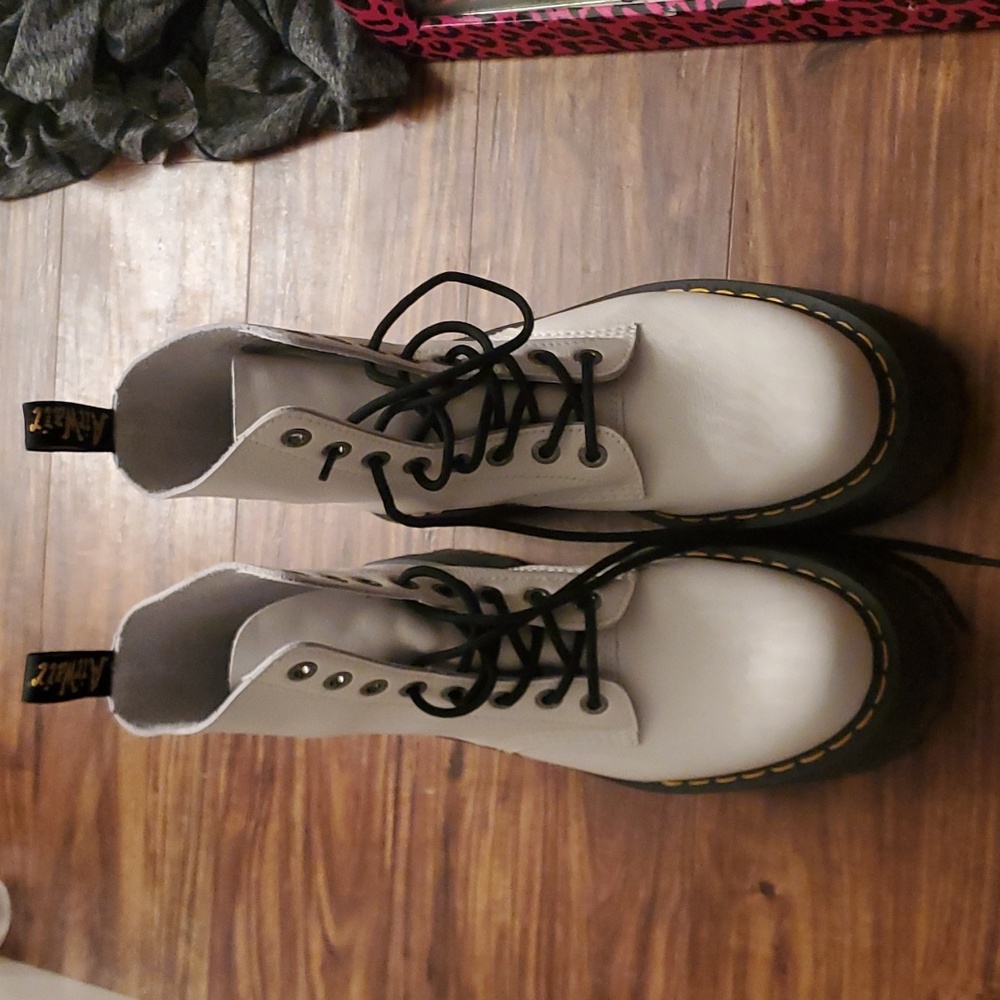 Pre Loved Dr Martens Platforms Max size 10